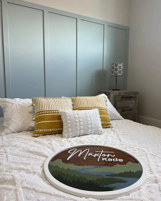 Benjamin Moore Wales Gray bedroom panelling color