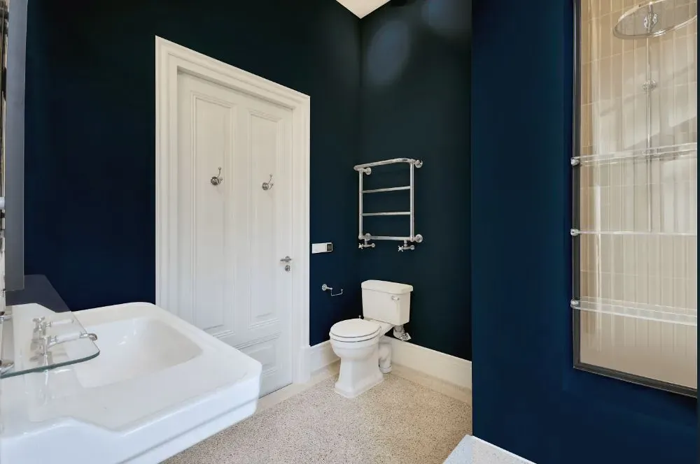 Benjamin Moore Washington Blue bathroom