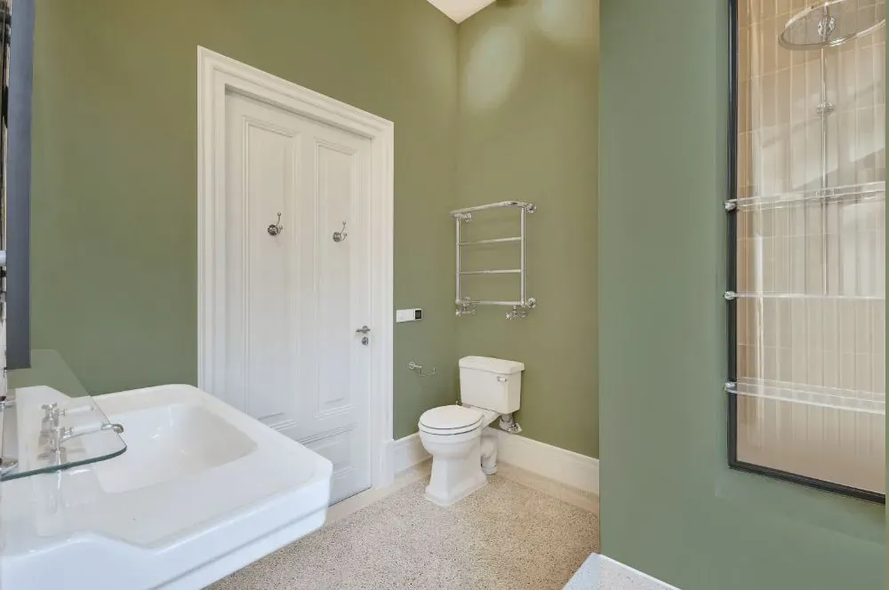 Benjamin Moore Weekend Getaway bathroom