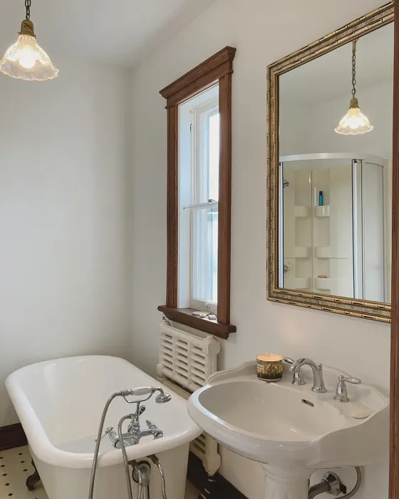 Benjamin Moore White Heron bathroom makeover