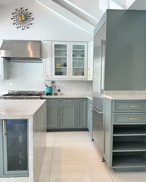 Benjamin Moore White Heron Kitchen Cabinets