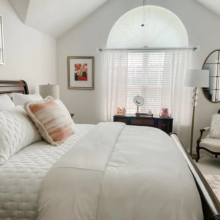 Benjamin Moore White Opulence bedroom interior