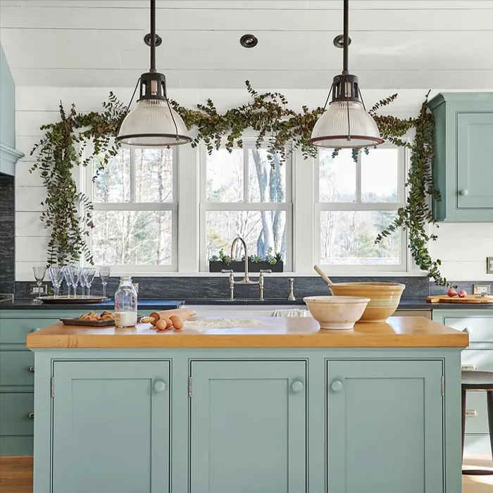 Bm Wythe Blue Kitchen Cabinets