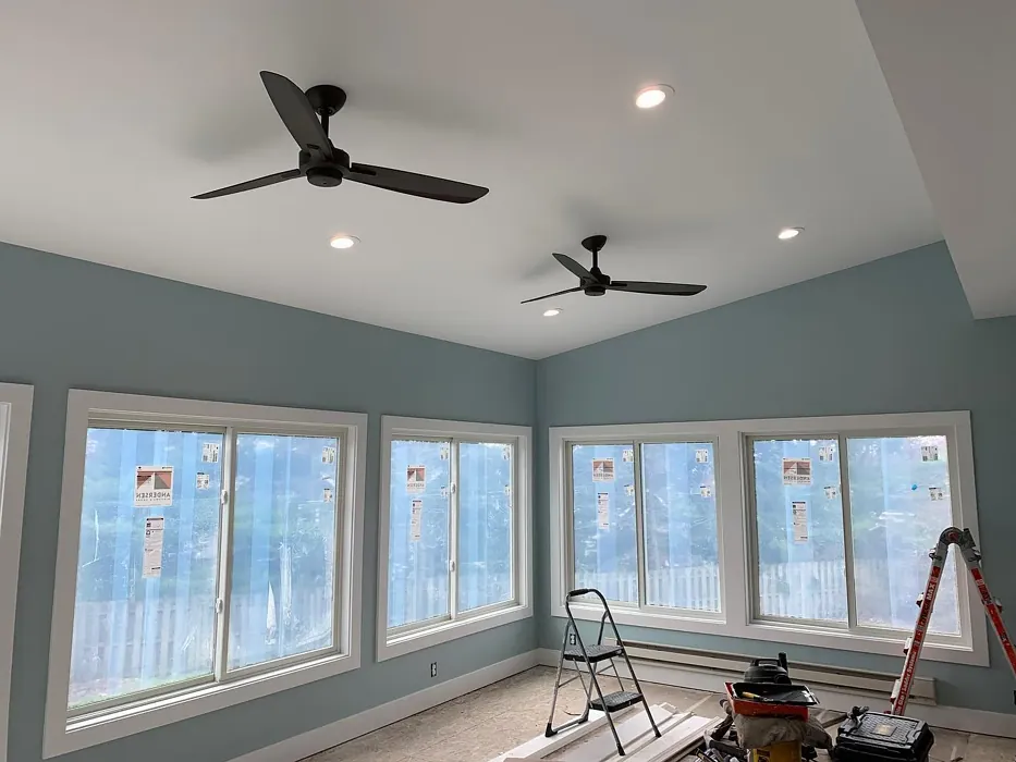 Benjamin Moore Yarmouth Blue wall paint 