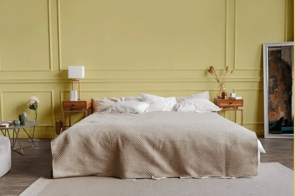 Benjamin Moore Yellow Clover bedroom