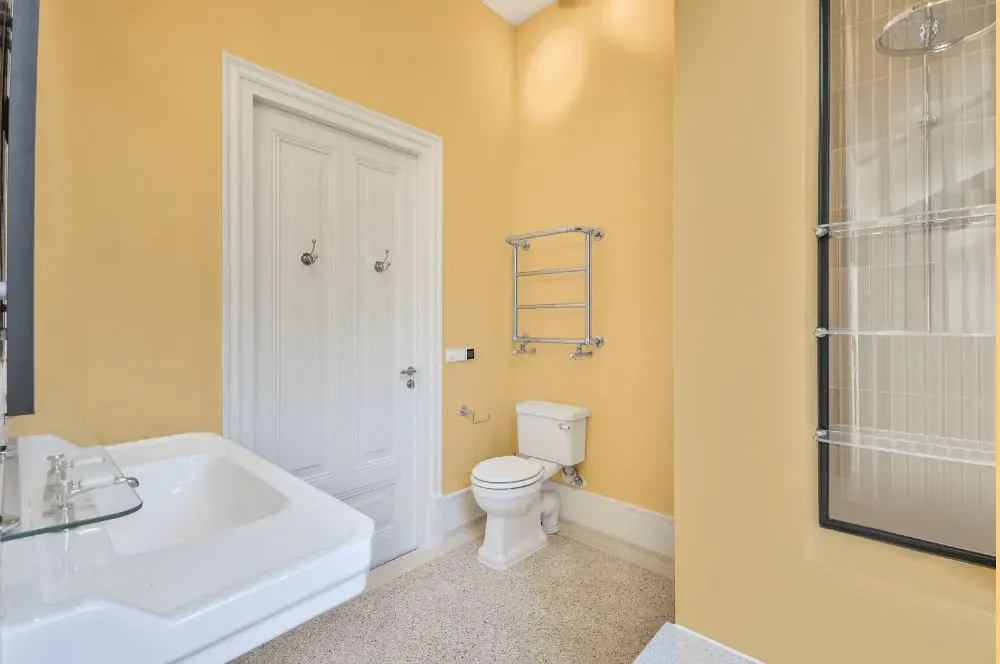 Benjamin Moore Yellow Haze bathroom