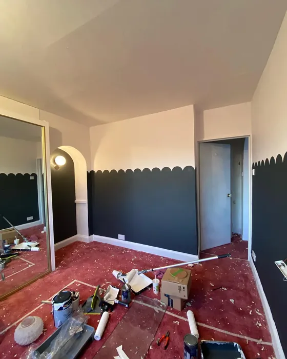Dulux Cannon Ball  scalloped wall