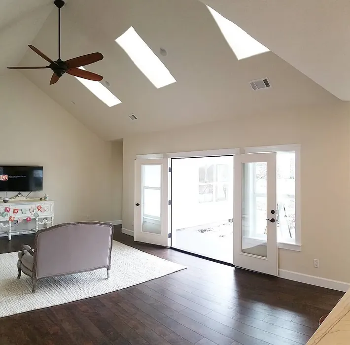 Sherwin Williams Casa Blanca living room 