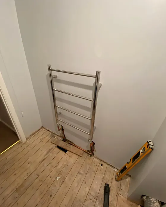 Dulux Clouded Pearl 1 bathroom paint