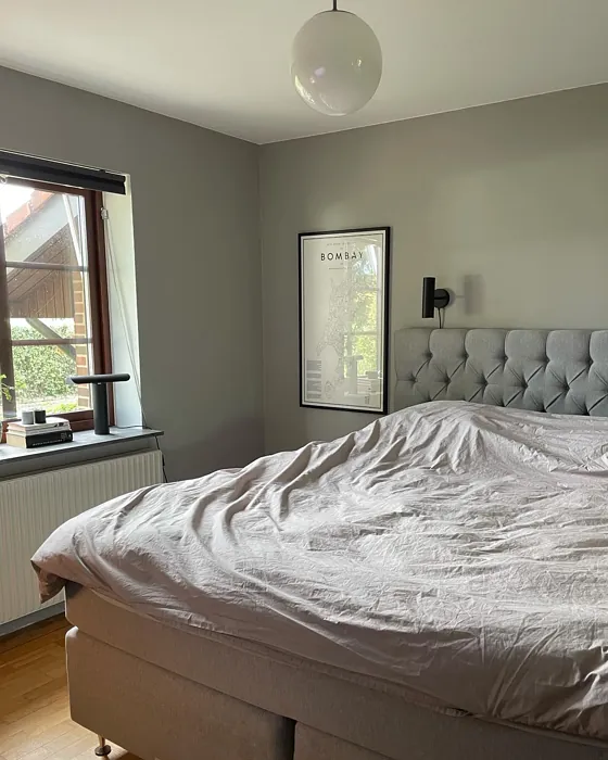 Jotun Comfort Grey bedroom paint