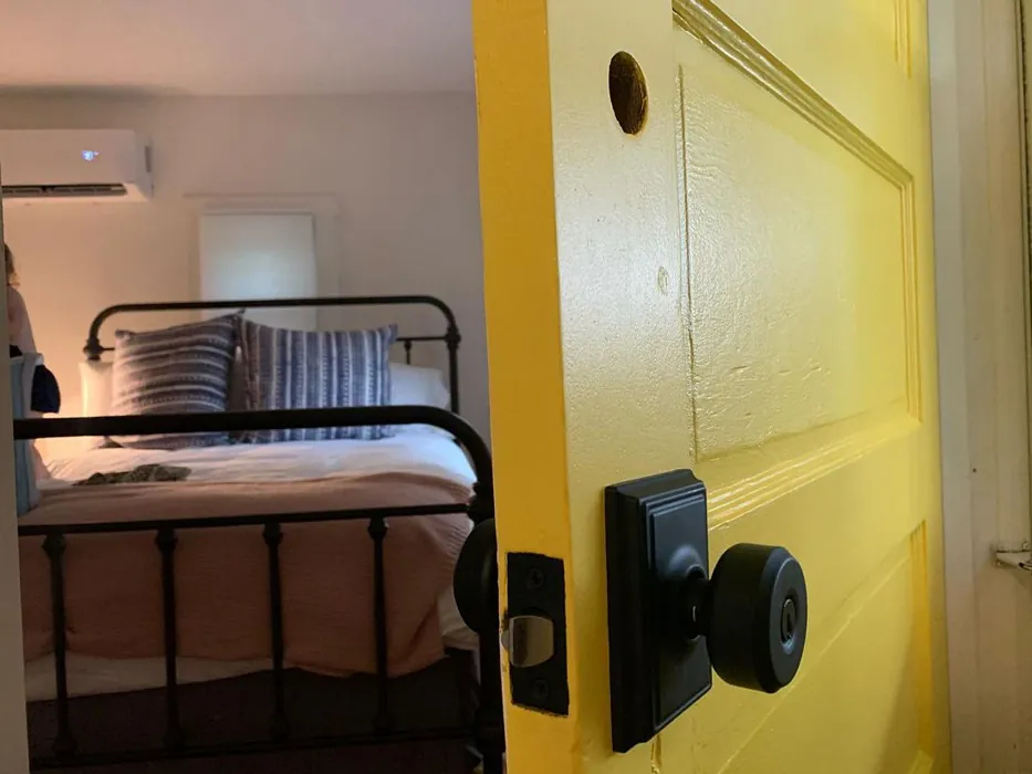 Sw Decisive Yellow Door