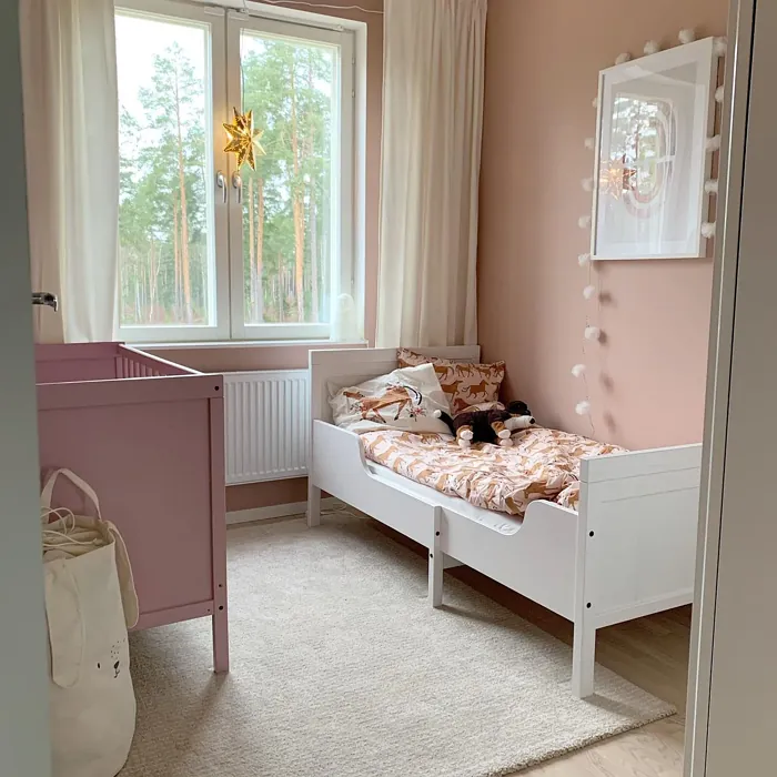 Jotun Delightful Pink cozy kids' room color review