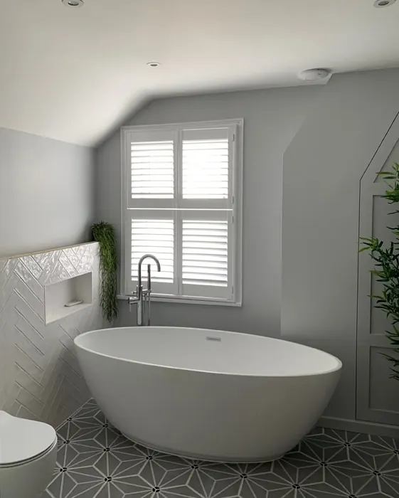 Farrow and Ball Dimpse bathroom picture