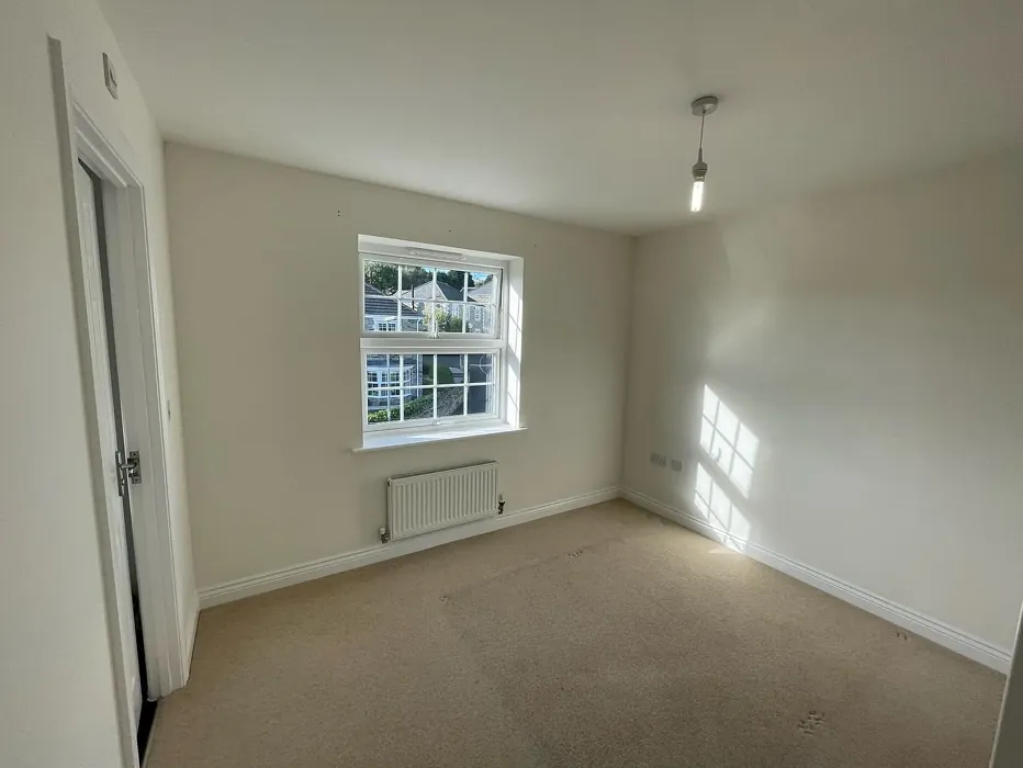 Dulux Jasmine White hallway paint review