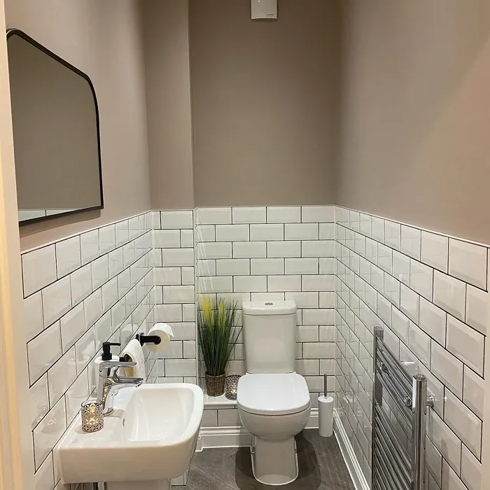 80YR 42/073 bathroom interior