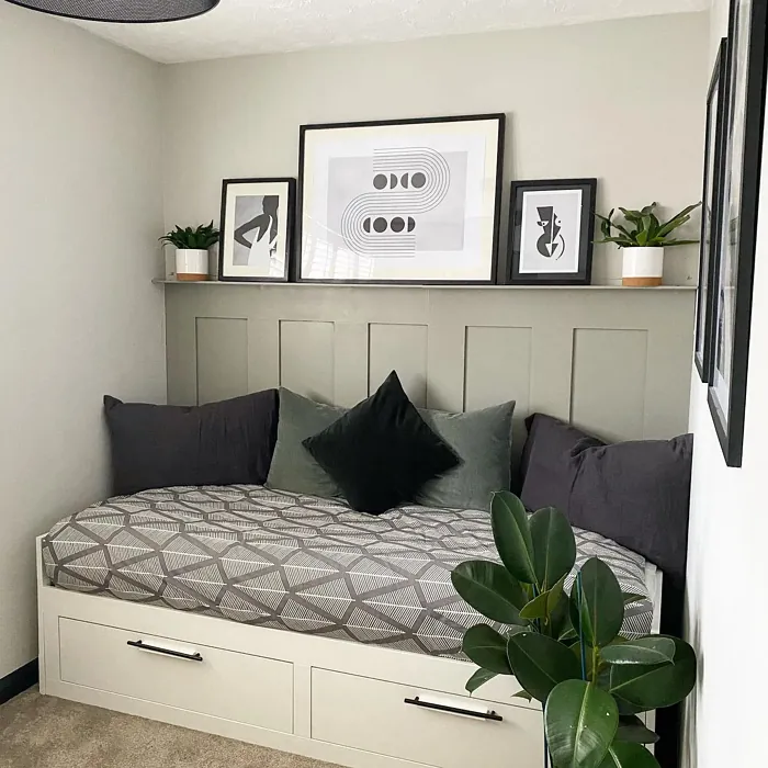 Dulux Dusted Moss 1 wall panelling 