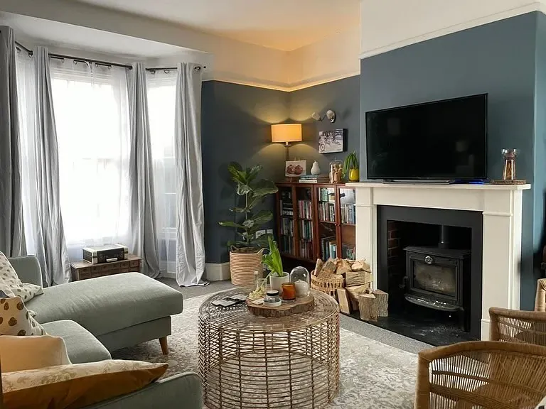 Dulux Faded Indigo living room color review