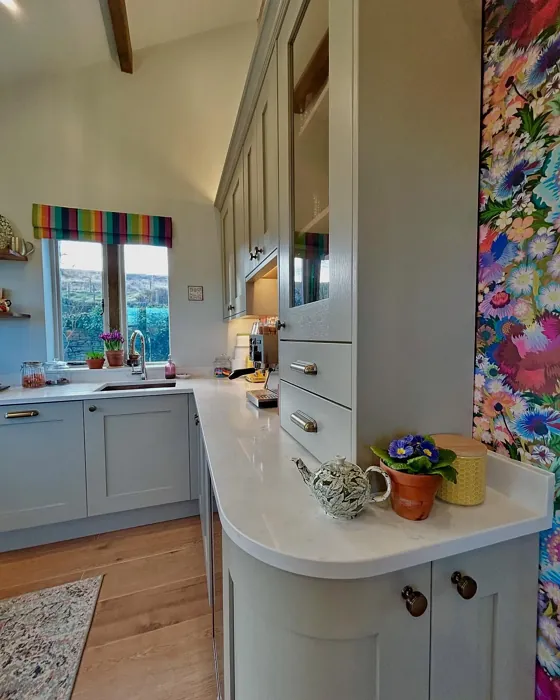 Farrow and Ball Borrowed Light stylish kitchen cabinets paint Farrow and Ball Borrowed Light stylish kitchen cabinets paint