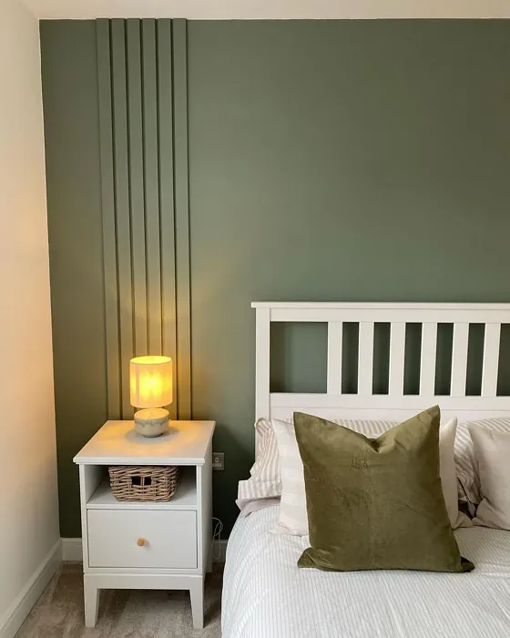 Farrow and Ball Card Room Green bedroom review