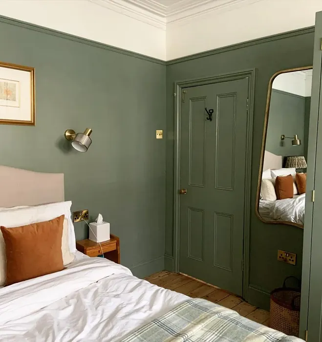 Farrow and Ball Card Room Green bedroom paint review