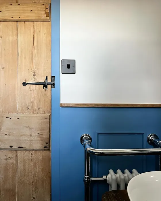 Farrow and Ball Cook's Blue bathroom wall panelling review