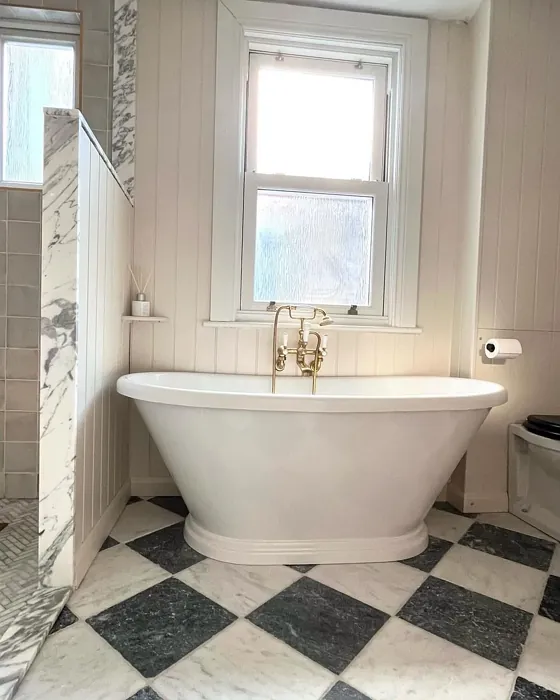 Farrow and Ball Dimity bathroom picture