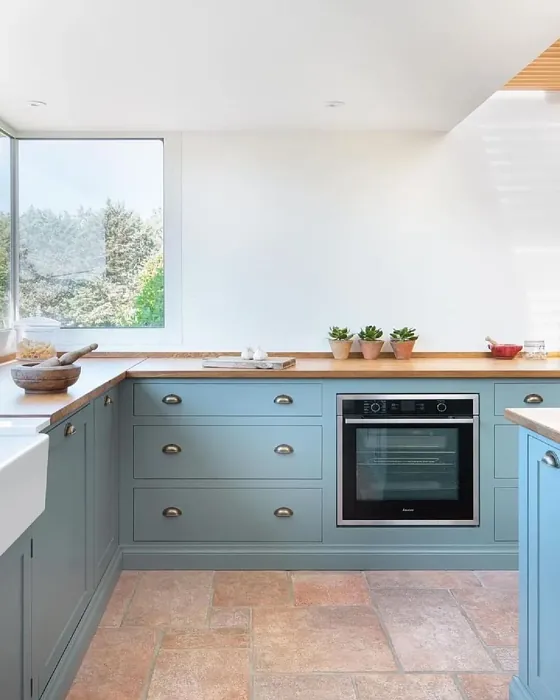 Farrow and Ball Dix Blue kitchen cabinets review