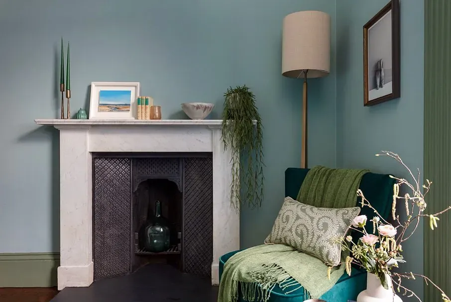 Farrow and Ball Dix Blue living room fireplace review