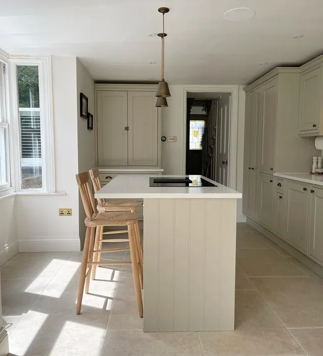 Farrow and Ball Drop Cloth 283 kitchen cabinets