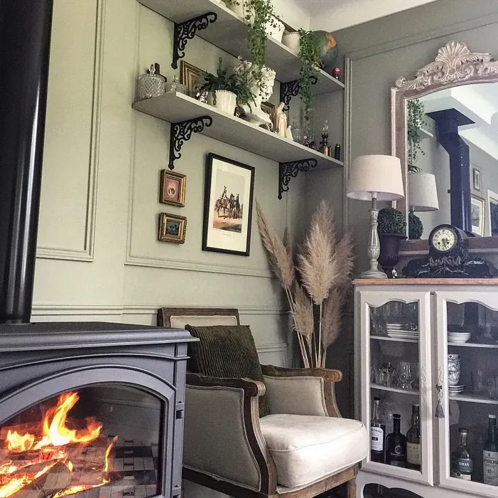 Farrow and Ball 18 living room fireplace review