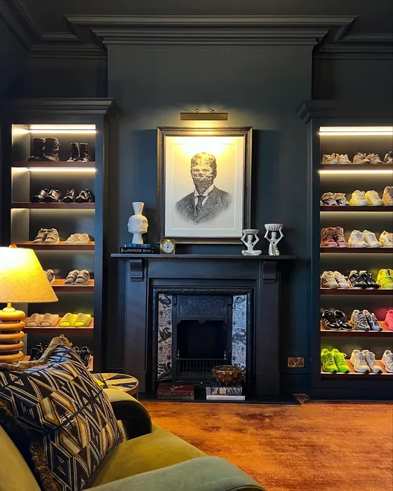 Hopper Head living room color