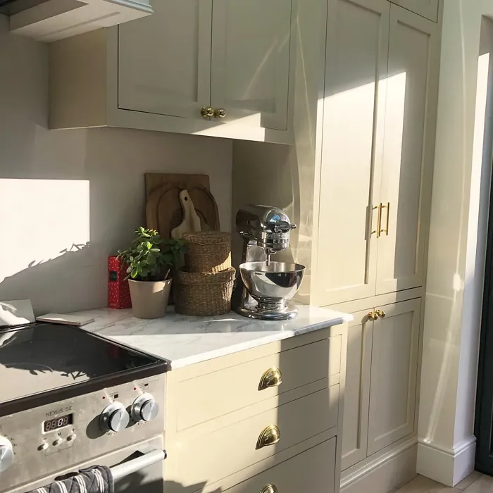 Farrow and Ball Off-White kitchen cabinets paint review