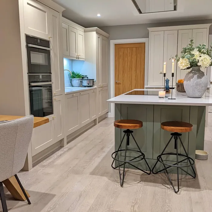 Farrow and Ball Off-White kitchen cabinets review