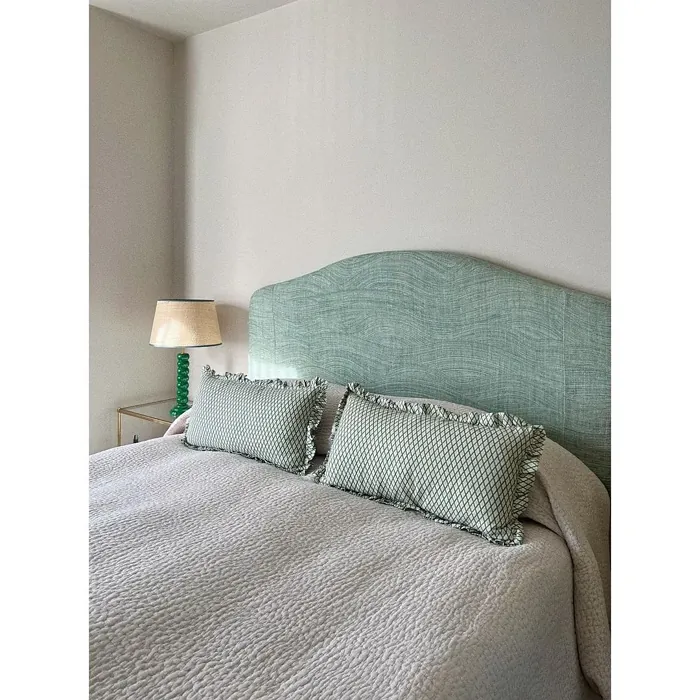 Farrow and Ball Stirabout bedroom photo