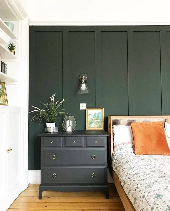 Farrow and Ball Studio Green 93 review
