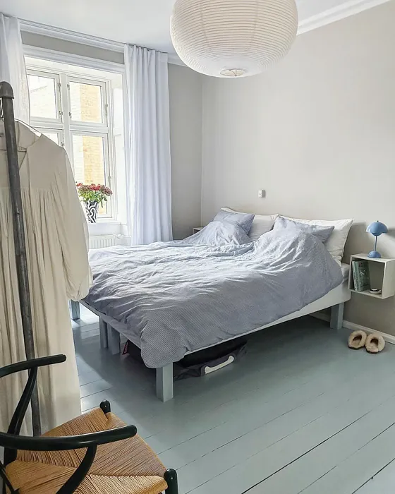 Jotun Gentle Whisper scandinavian bedroom interior