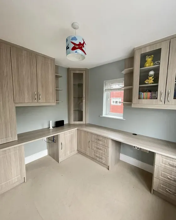 Graceful Green kids' room interior