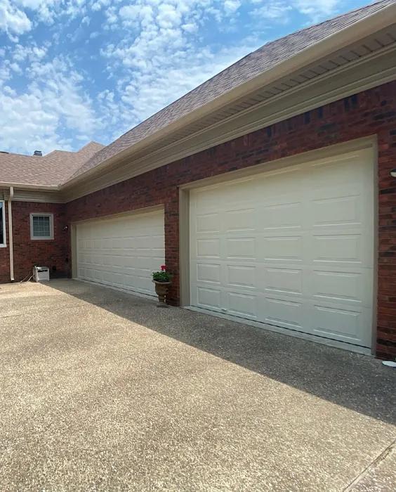 SW Grecian Ivory garage door 