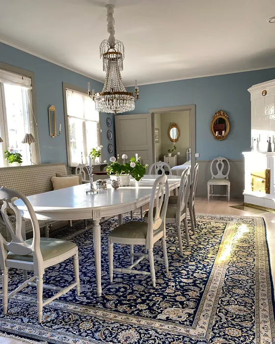 Jotun Gustavian Blue dining room color review