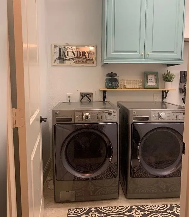 Sw Halcyon Green Laundry Room