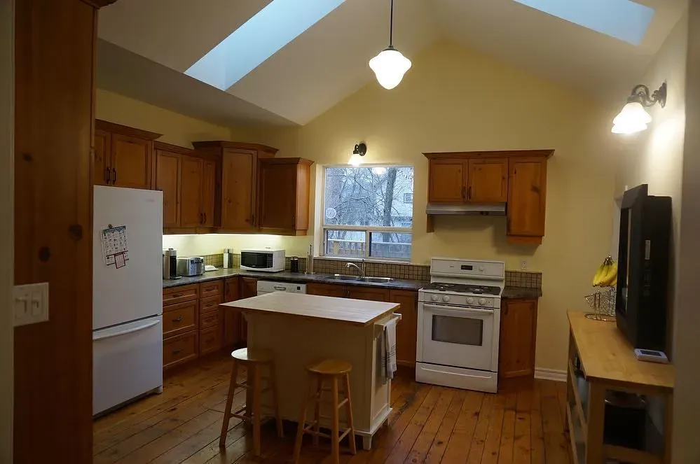 Hawthorne Yellow kitchen paint