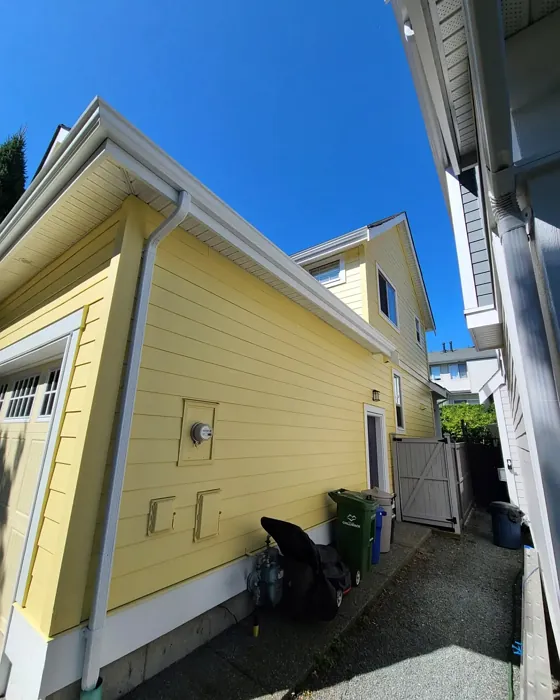 Benjamin Moore Hawthorne Yellow house exterior review