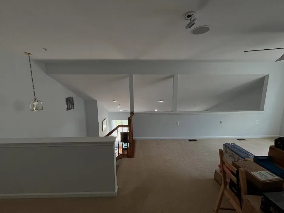 Ice Cube hallway interior