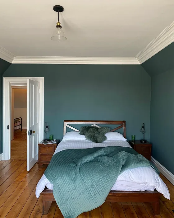 Farrow and Ball Inchyra Blue bedroom color review