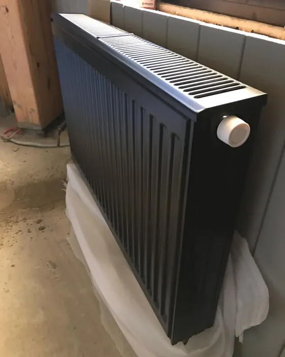 RAL 9005 heating radiator