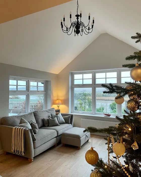 Dulux Khaki Mists 5 living room interior