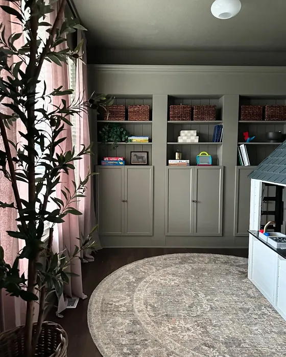 Sherwin Williams Lauriston Stone accent wall color review