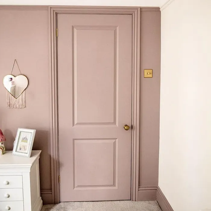 Interior with paint color Little Greene Light Peachblossom 3