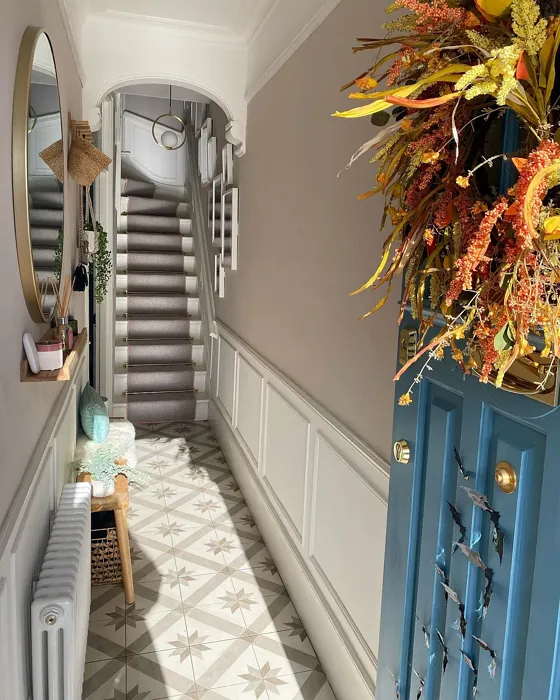 China Clay - Deep scandinavian hallway interior