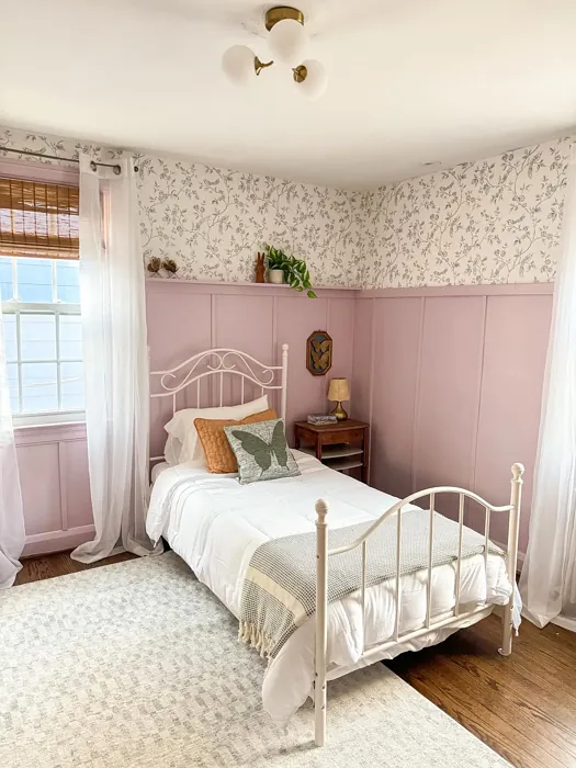 SW Mauve Finery bedroom panelling 